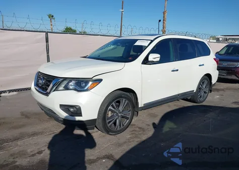2018 Nissan Pathfinder Platinum из США, поврежденный, VIN 5N1DR2MM1JC670197